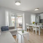 Exquisites Mit Eigener Galerie, Babybett, Waschmaschine Und Nur 700 Meter Zum Appartement