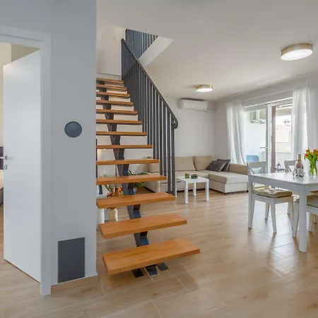 Exquisites Mit Eigener Galerie, Babybett, Waschmaschine Und Nur 700 Meter Zum *