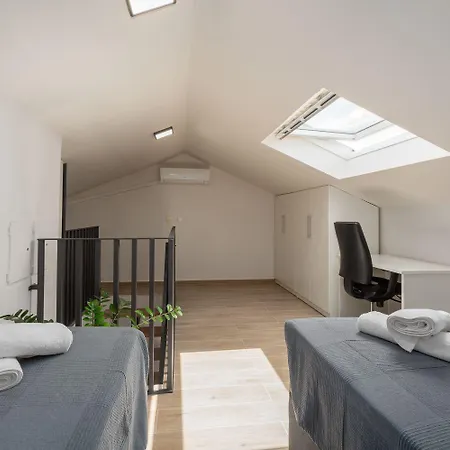 Apartment Exquisites Mit Eigener Galerie, Babybett, Waschmaschine Und Nur 700 Meter Zum